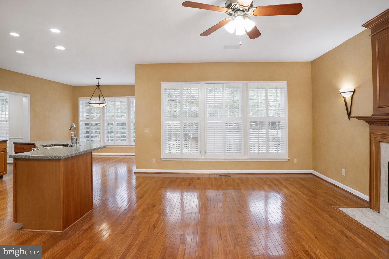 2448 Leyland Ridge Road Herndon, VA 20171 - Photo 7 of 62 Spacious living area with warm wood accents.