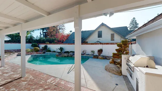 $1,100,000 | 2903 West Cromwell Avenue, Fresno, CA 93711