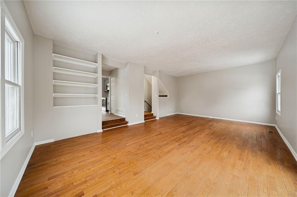 187 Old Meadow Road Canonsburg, PA 15317 - Photo 4 of 37