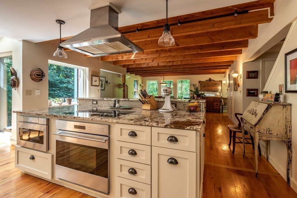 40 Kettle Hill Road Amherst, MA 01002 - Photo 3 of 42 Gallery Image 3