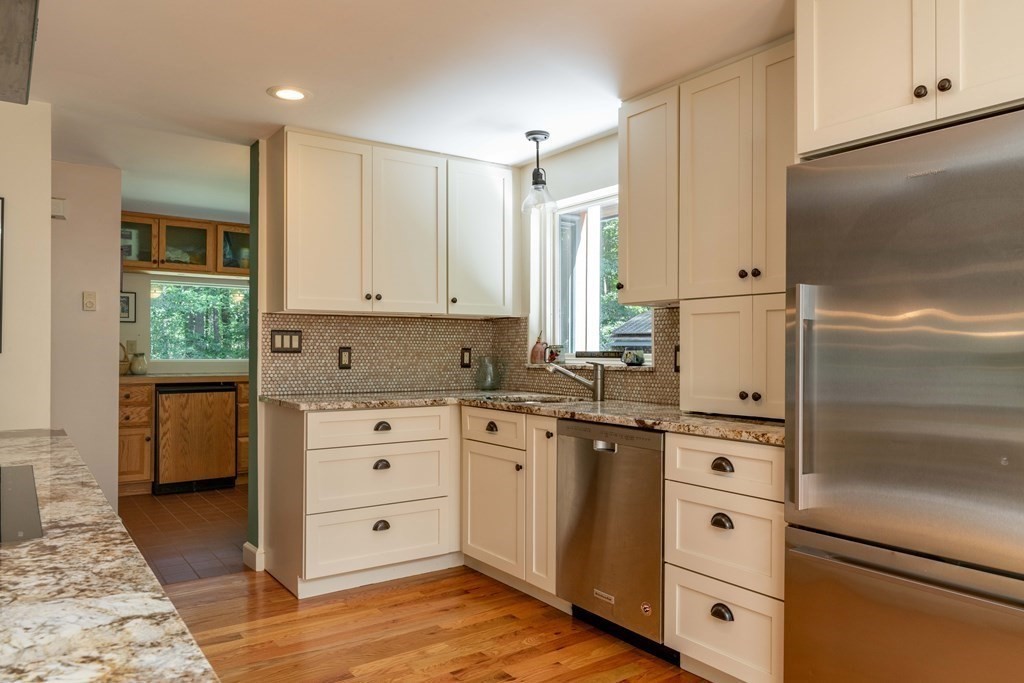 40 Kettle Hill Road Amherst, MA 01002 - Photo 4 of 42 Gallery Image 4