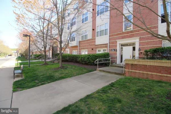 $1,995 | 2791 Centerboro Drive, Unit 274, Vienna, VA 22181