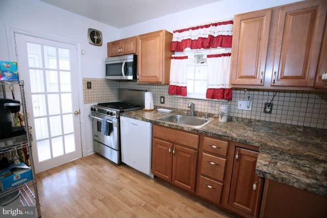 6405 Sharon Road Baltimore, MD 21239 - Photo 11 of 27 Kitchen