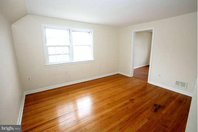 6405 Sharon Road Baltimore, MD 21239 - Photo 19 of 27 2nd Floor Family Room