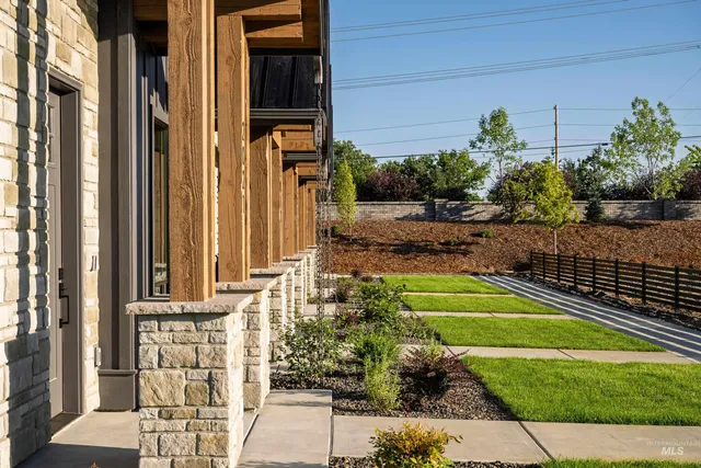 $499,900 | 2166 West Freya Court, Eagle, ID 83616