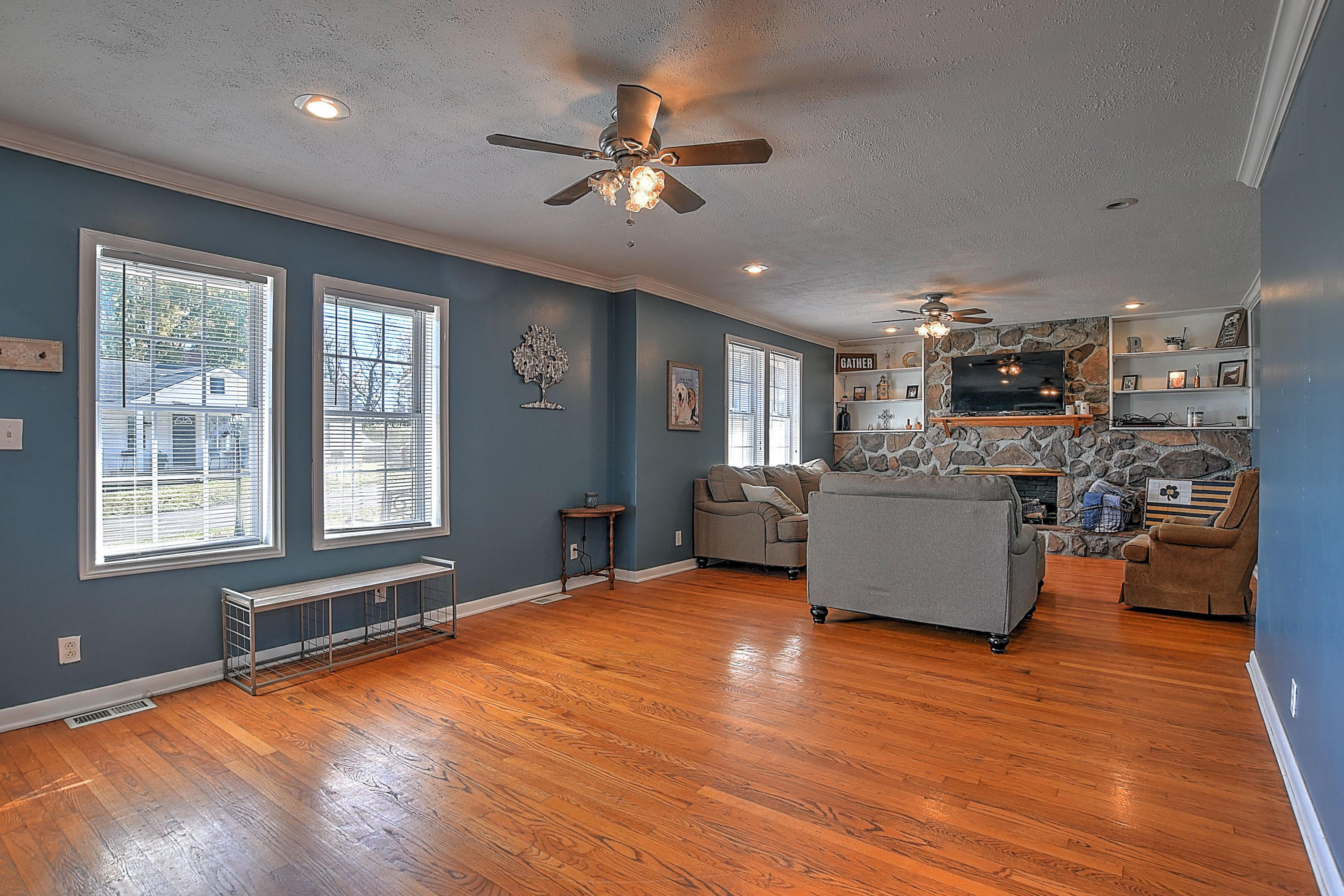 4598 Old Stage Road Kingsport, TN 37664 - Photo 4 of 34 4598 Old Stage Rd-8