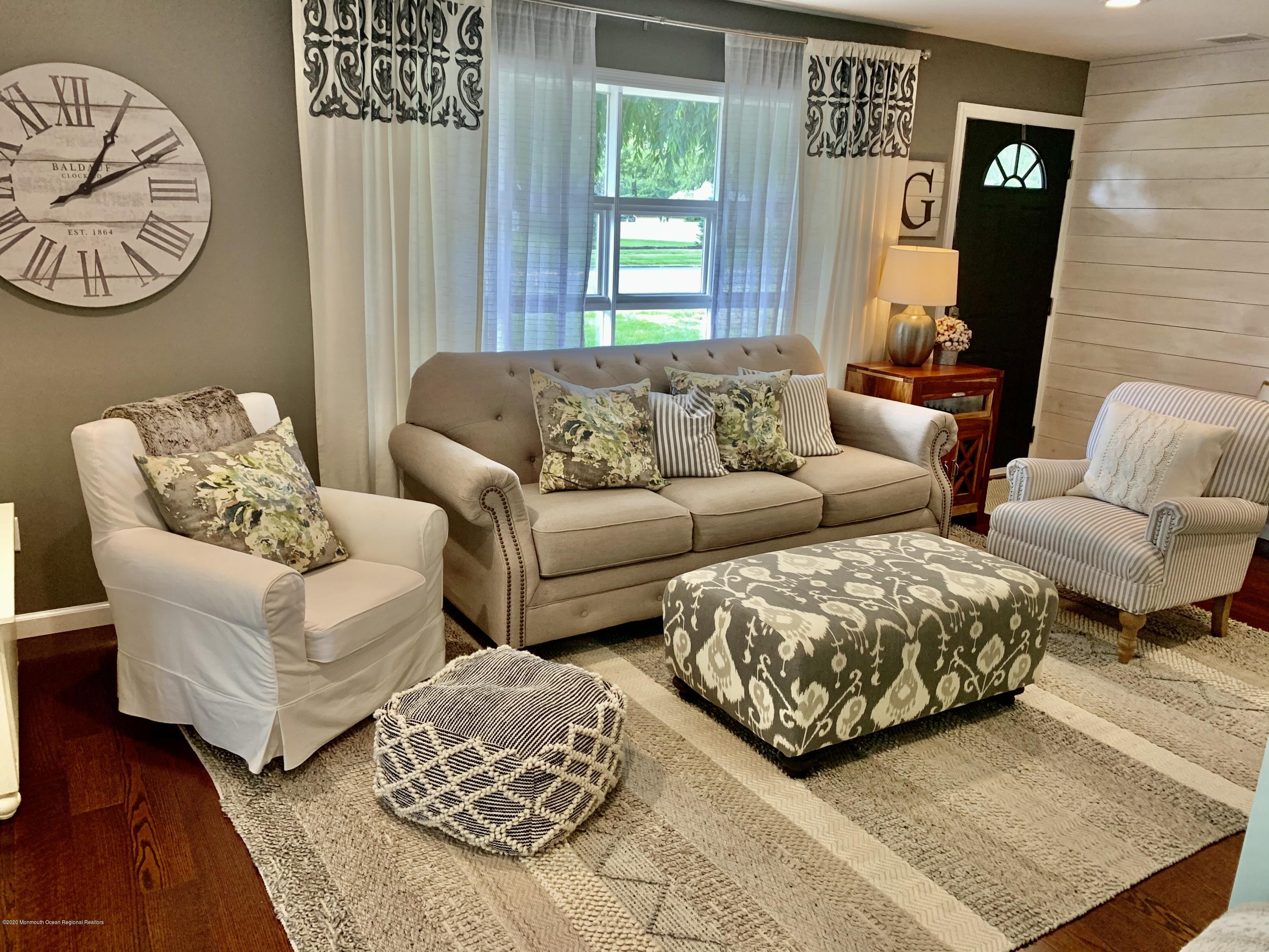 Spacious Living Room