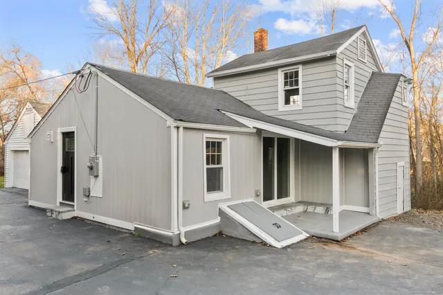 $375,000 | 76 Kane Street, Southington, CT 06489