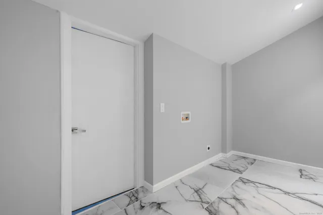 $375,000 | 76 Kane Street, Southington, CT 06489