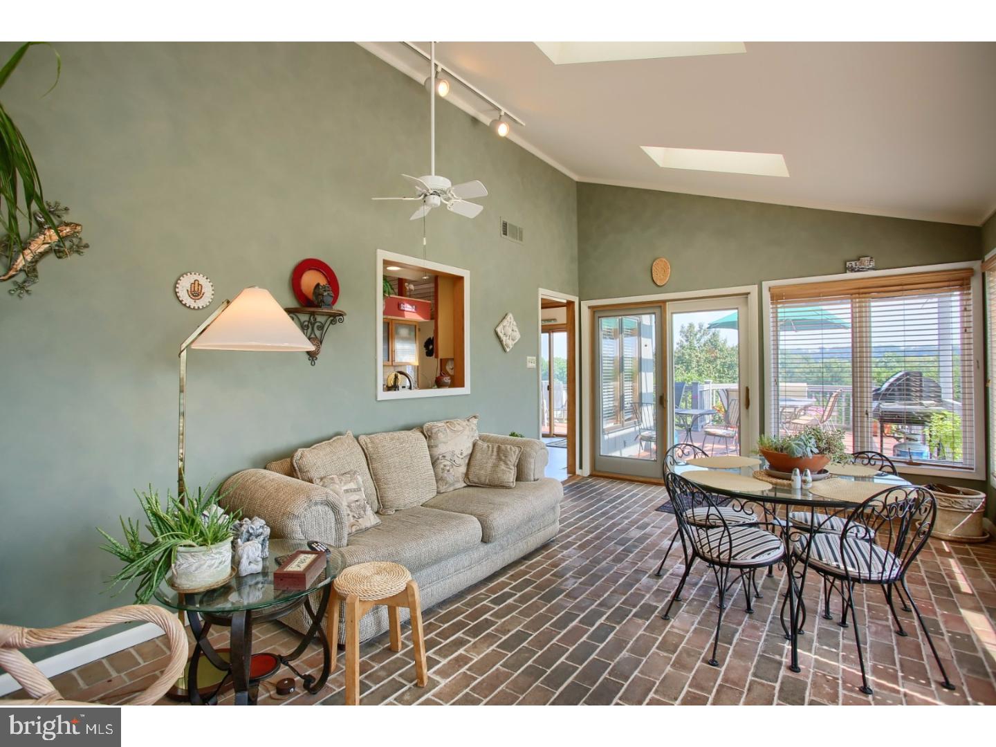 131 Heffner Road Wernersville, PA 19565 - Photo 3 of 25 Gallery Image 3