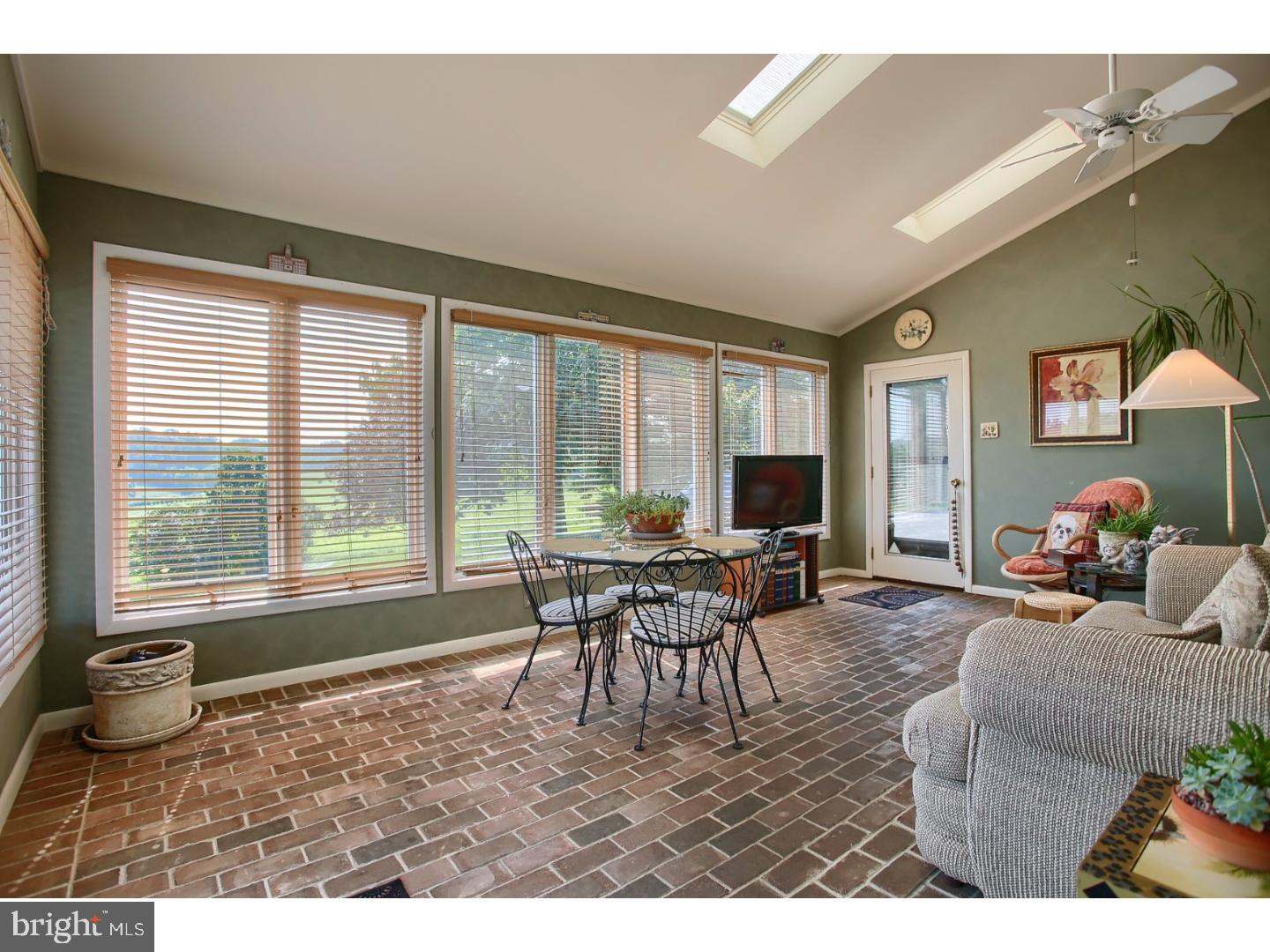 131 Heffner Road Wernersville, PA 19565 - Photo 4 of 25 Gallery Image 4