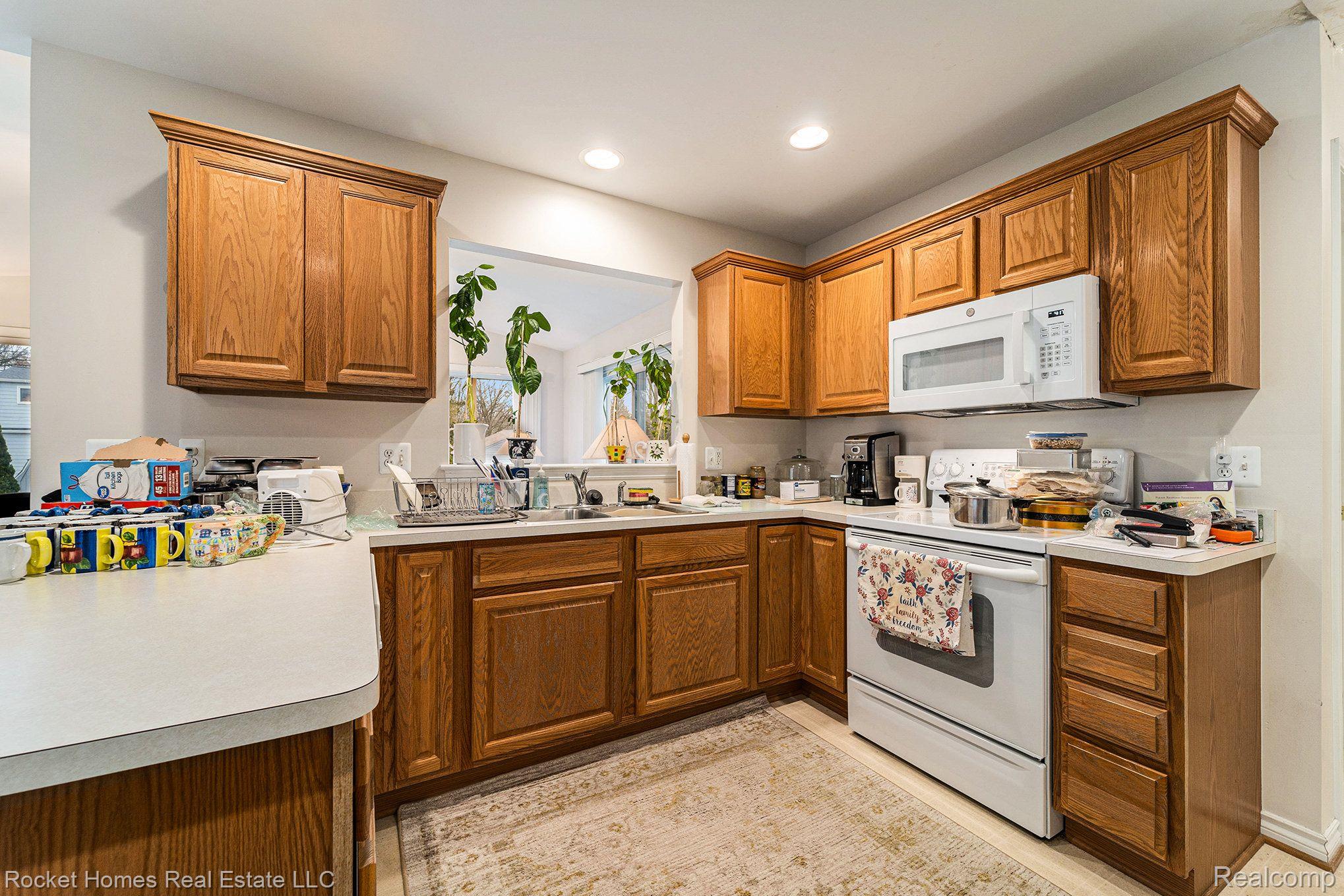 3516 Samuel Avenue Rochester, MI 48309 - Photo 8 of 27 Gallery Image 8