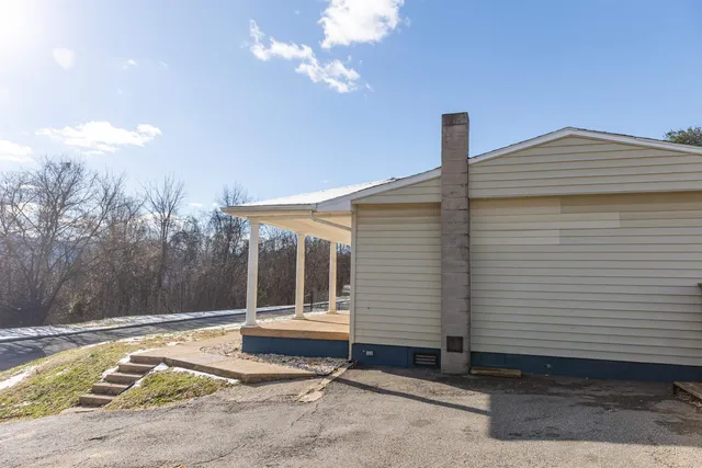 $209,000 | 184 Hillside Drive, Buena Vista, VA 24416