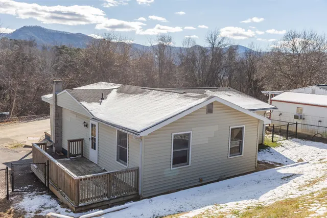 $209,000 | 184 Hillside Drive, Buena Vista, VA 24416