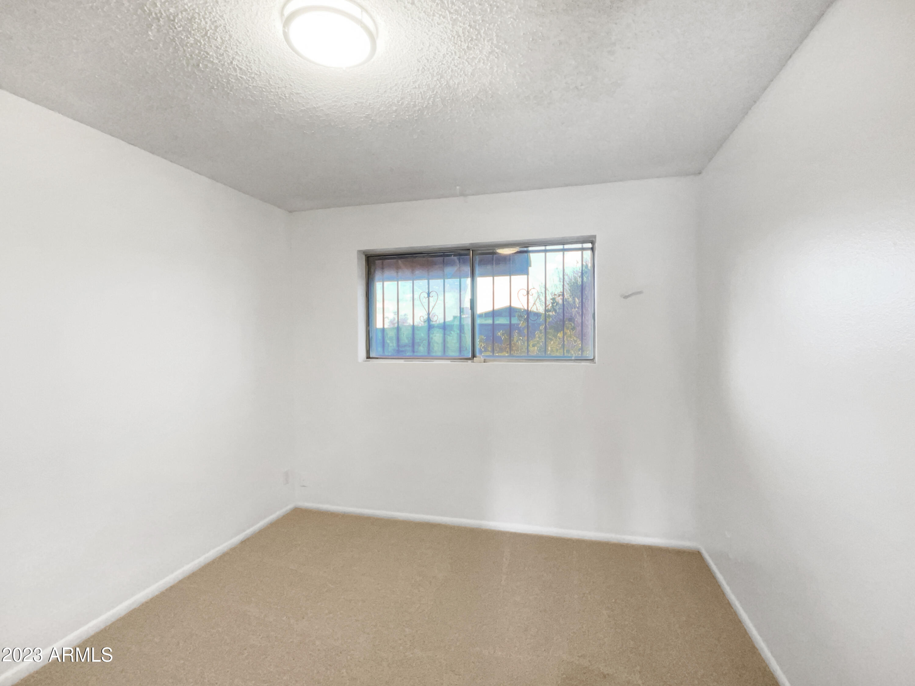 2264 West Pecan Road Phoenix, AZ 85041 - Photo 7 of 19 photo_07