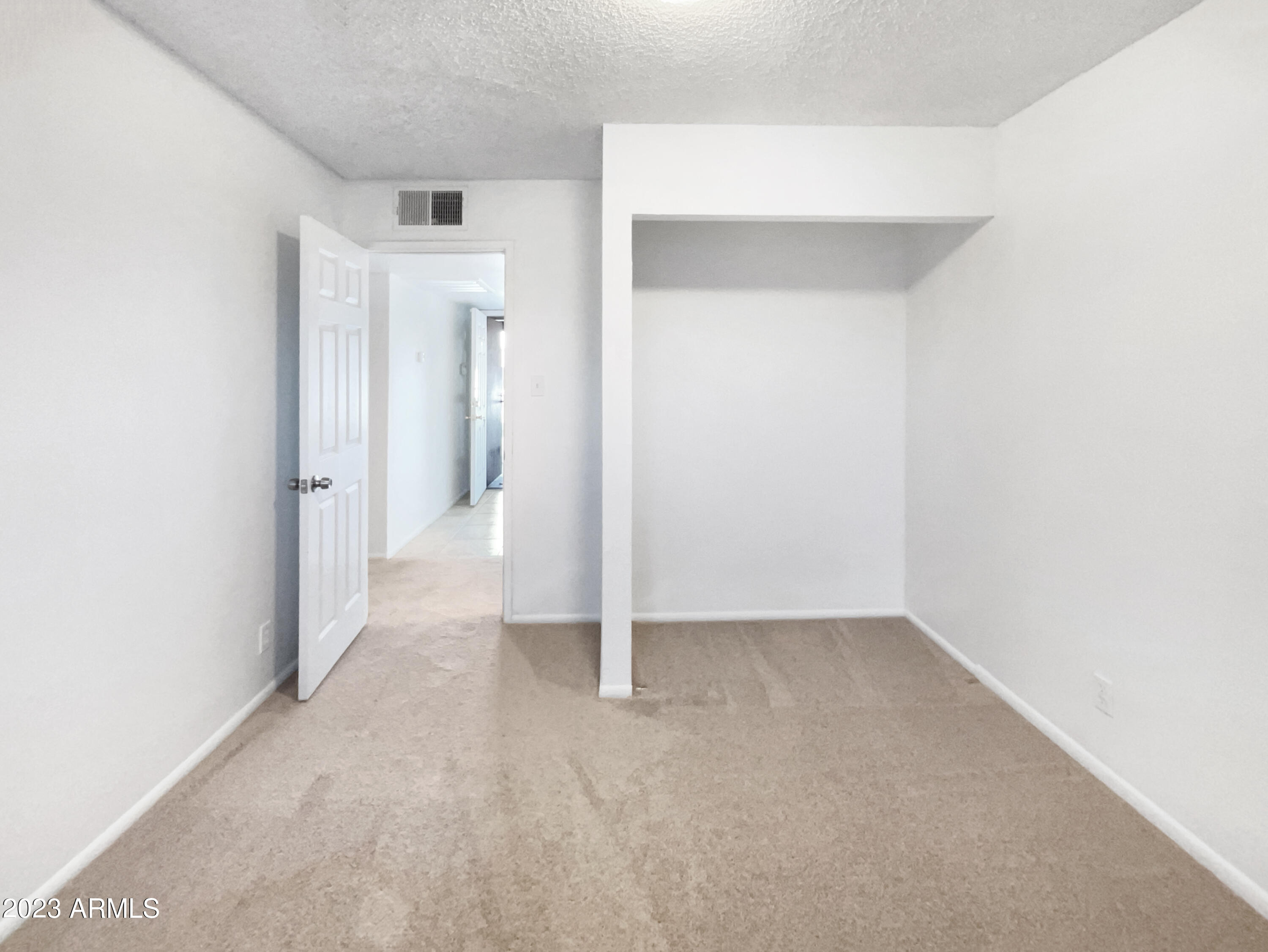 2264 West Pecan Road Phoenix, AZ 85041 - Photo 8 of 19 photo_08