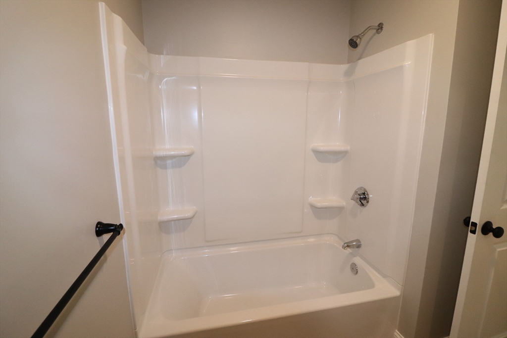 37 Glendale Road, Unit 1 Tiverton, RI 02878 - Photo 17 of 24