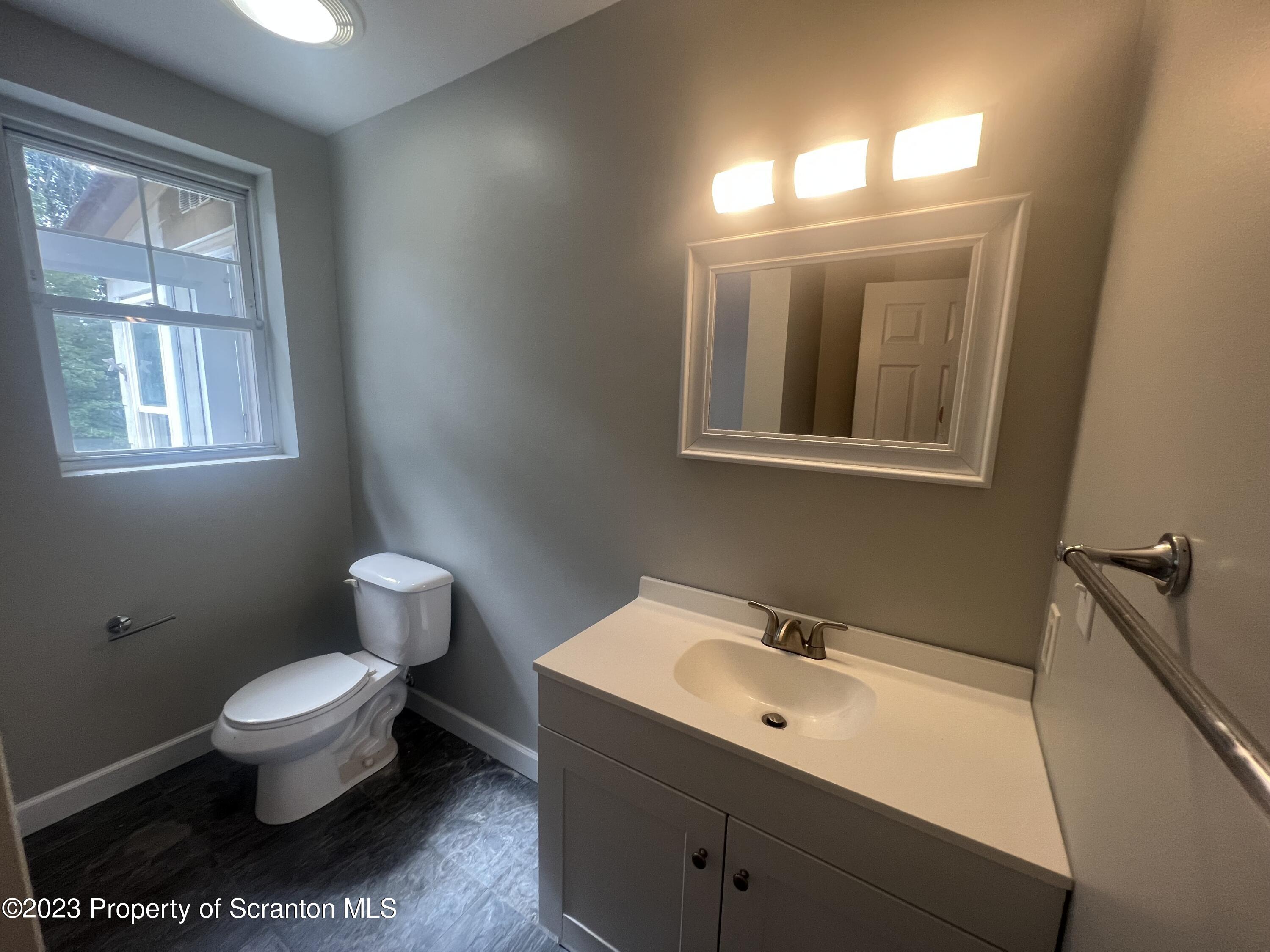 65 Bailor Road Moscow, PA 18444 - Photo 8 of 24 Gallery Image 8