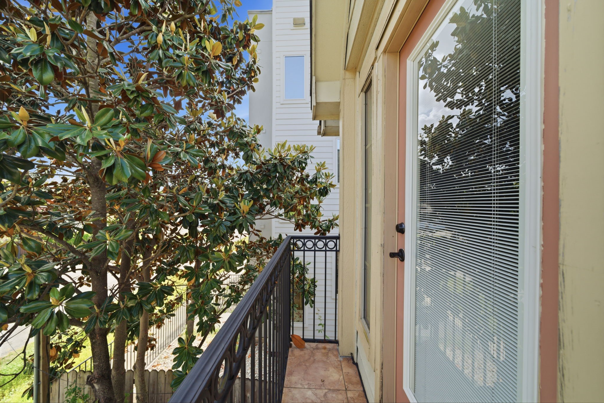 1007 Kern Street Houston, TX 77009 - Photo 15 of 35 a view of balcony