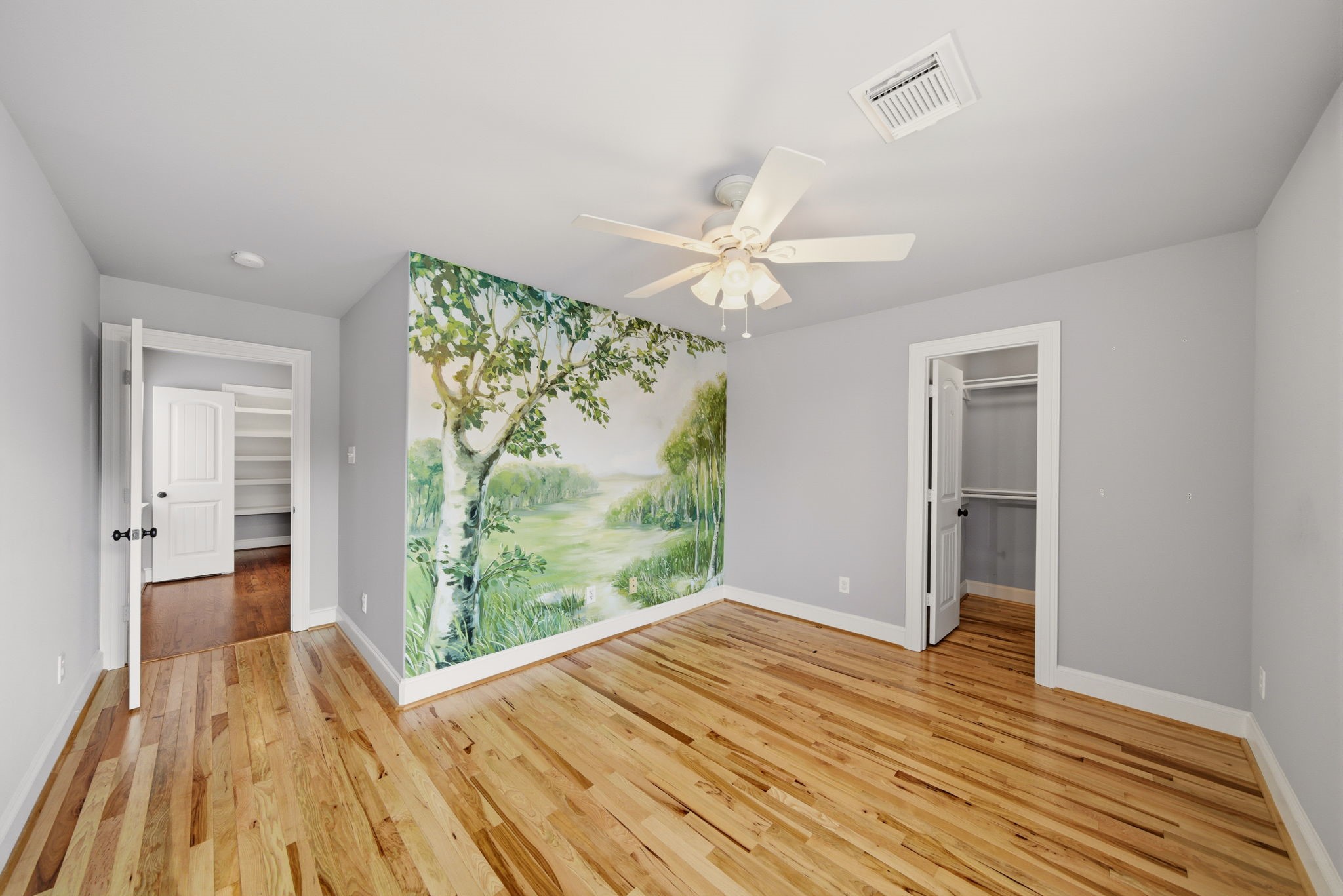 1007 Kern Street Houston, TX 77009 - Photo 23 of 35 wooden floor in an empty room with a window