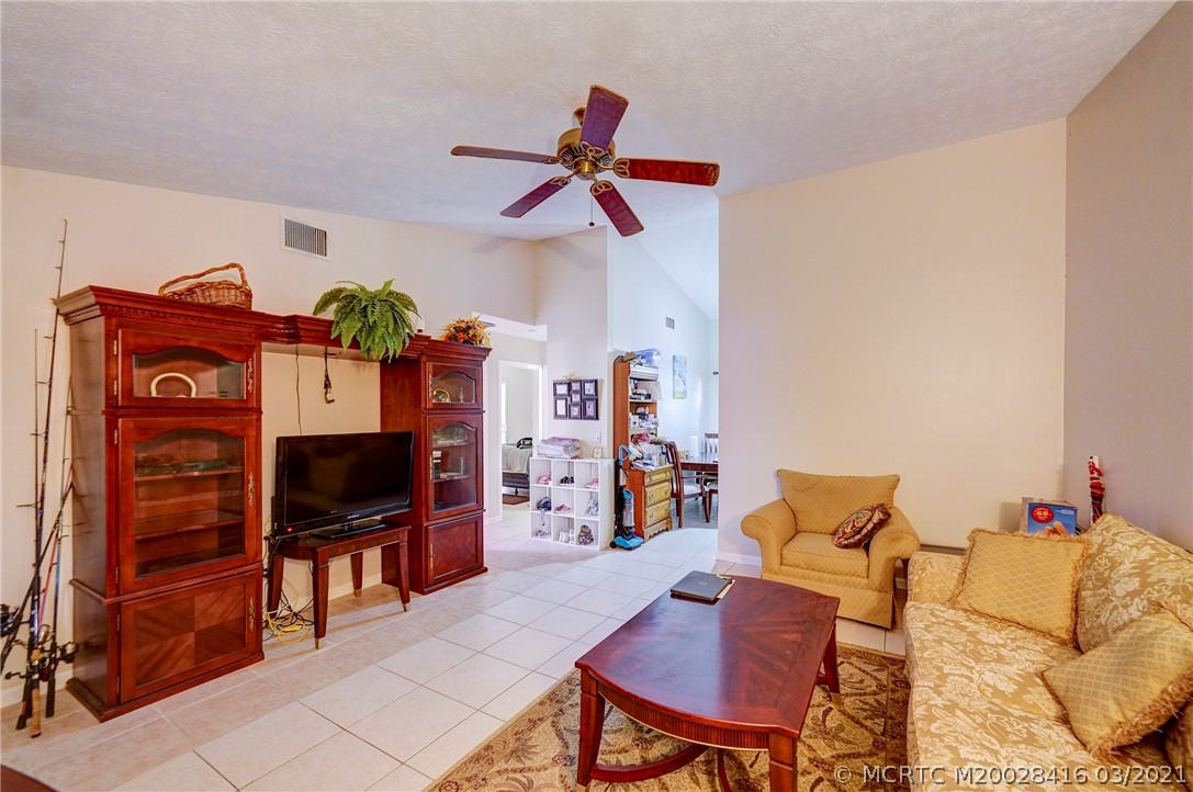 4597 Southeast Marie Way Stuart, FL 34997 - Photo 19 of 37 Gallery Image 19