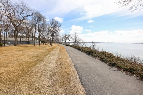 $719,500 | 2560 County Road 120 Northeast, Alexandria, MN 56308