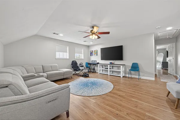 $5,000 | 3329 Oak Dale Way, Seabrook, TX 77586