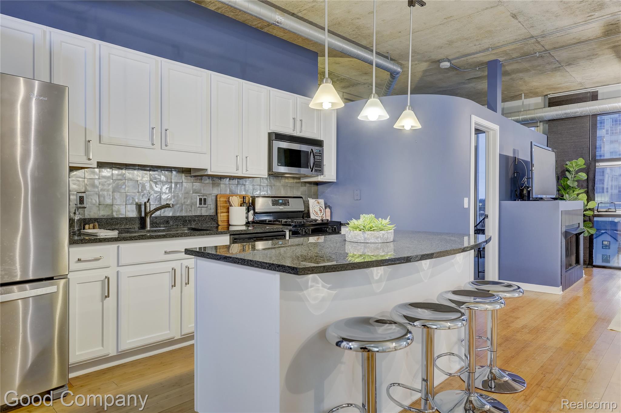100 West Fifth Street, Unit 604 Royal Oak, MI 48067 - Photo 7 of 57 100 W. 5th St. #604-06.jpg