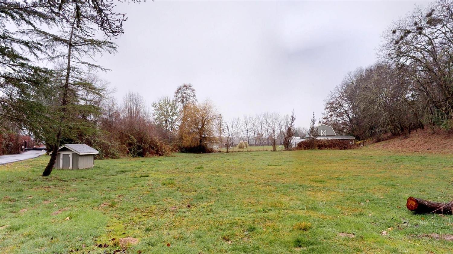 4114 Upper River Road Grants Pass, OR 97526 - Photo 3 of 24 Front Yard