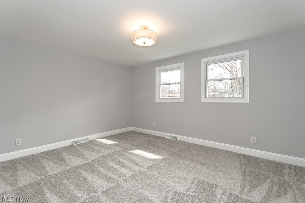 2926 Lee Road Cleveland, OH 44120 - Photo 26 of 35 Bedroom
