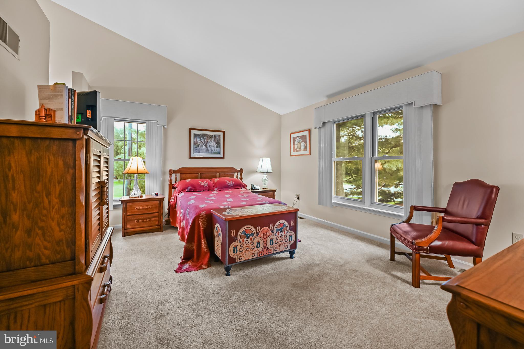 127 Derby Drive Elverson, PA 19520 - Photo 16 of 28 Master suite
