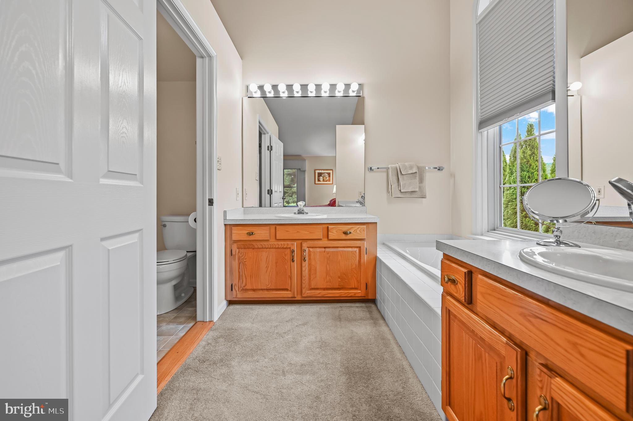 127 Derby Drive Elverson, PA 19520 - Photo 18 of 28 Master bathroom with separate toilet room/shower