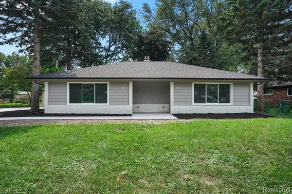 $399,900 | 8820 Russell Street, Utica, MI 48317