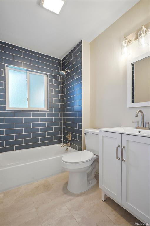 8820 Russell Street Utica, MI 48317 - Photo 12 of 23 Bathroom2