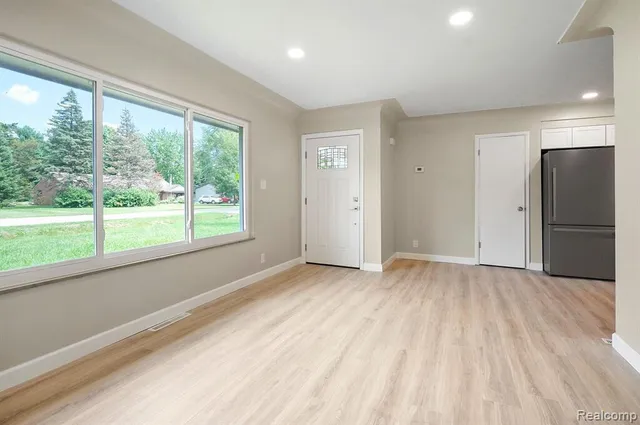 $399,900 | 8820 Russell Street, Utica, MI 48317