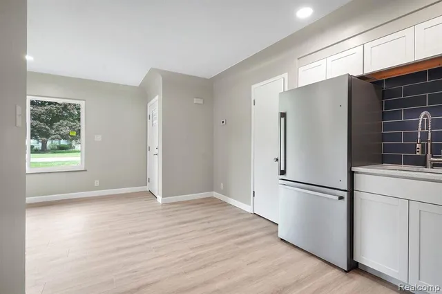 $399,900 | 8820 Russell Street, Utica, MI 48317