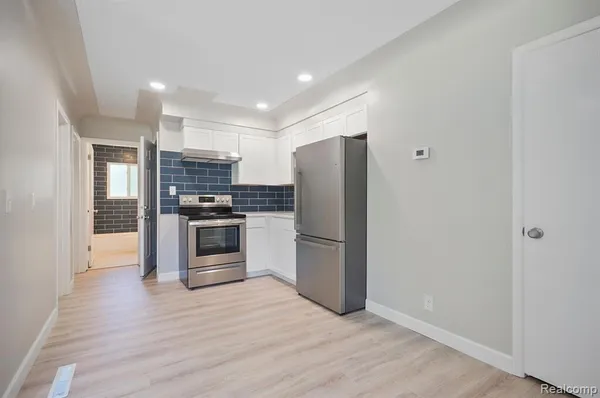 $399,900 | 8820 Russell Street, Utica, MI 48317