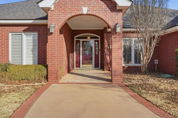 $365,900 | 1703 East Casa Linda Lane, Brownfield, TX 79316