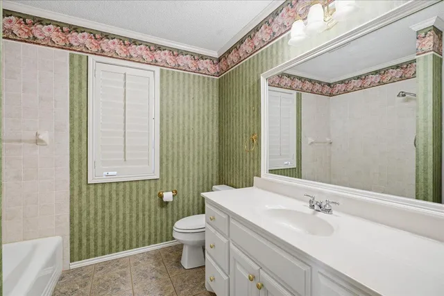 $375,000 | 1703 East Casa Linda Lane, Brownfield, TX 79316