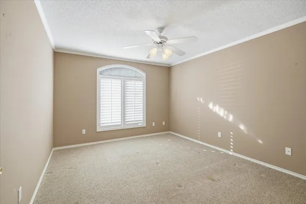 $365,900 | 1703 East Casa Linda Lane, Brownfield, TX 79316