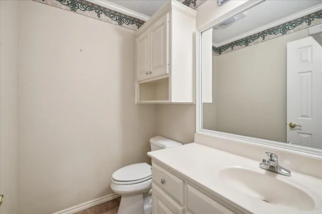 $375,000 | 1703 East Casa Linda Lane, Brownfield, TX 79316