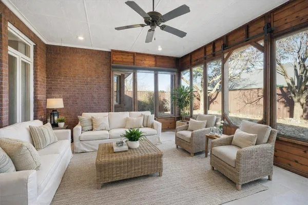 $365,900 | 1703 East Casa Linda Lane, Brownfield, TX 79316