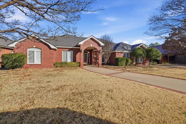 $375,000 | 1703 East Casa Linda Lane, Brownfield, TX 79316