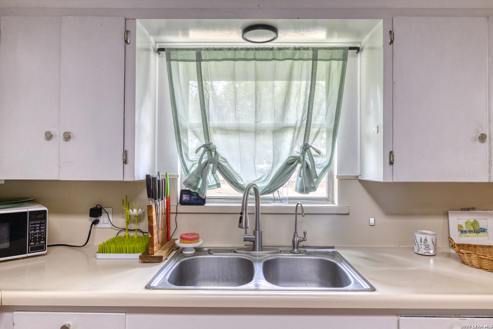 416 Minter Street Uvalde, TX 78801 - Photo 12 of 36