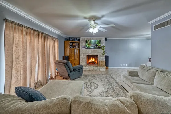 $269,900 | 416 Minter Street, Uvalde, TX 78801
