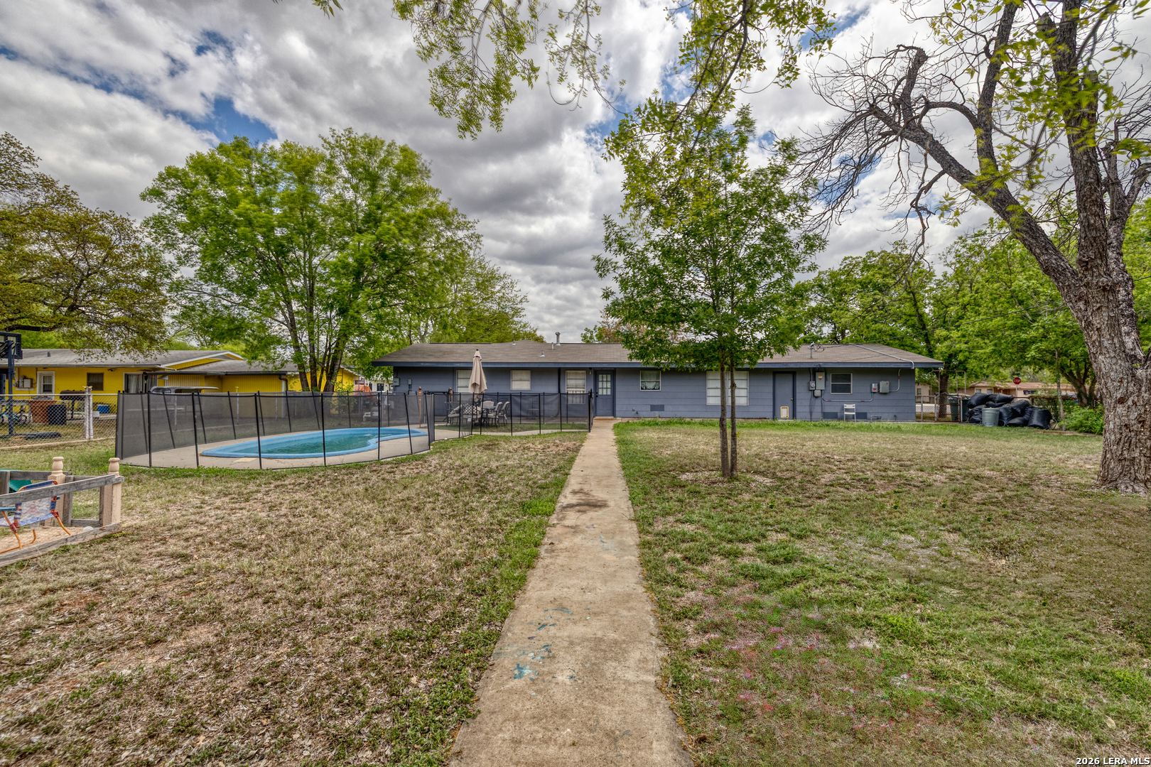 416 Minter Street Uvalde, TX 78801 - Photo 26 of 36