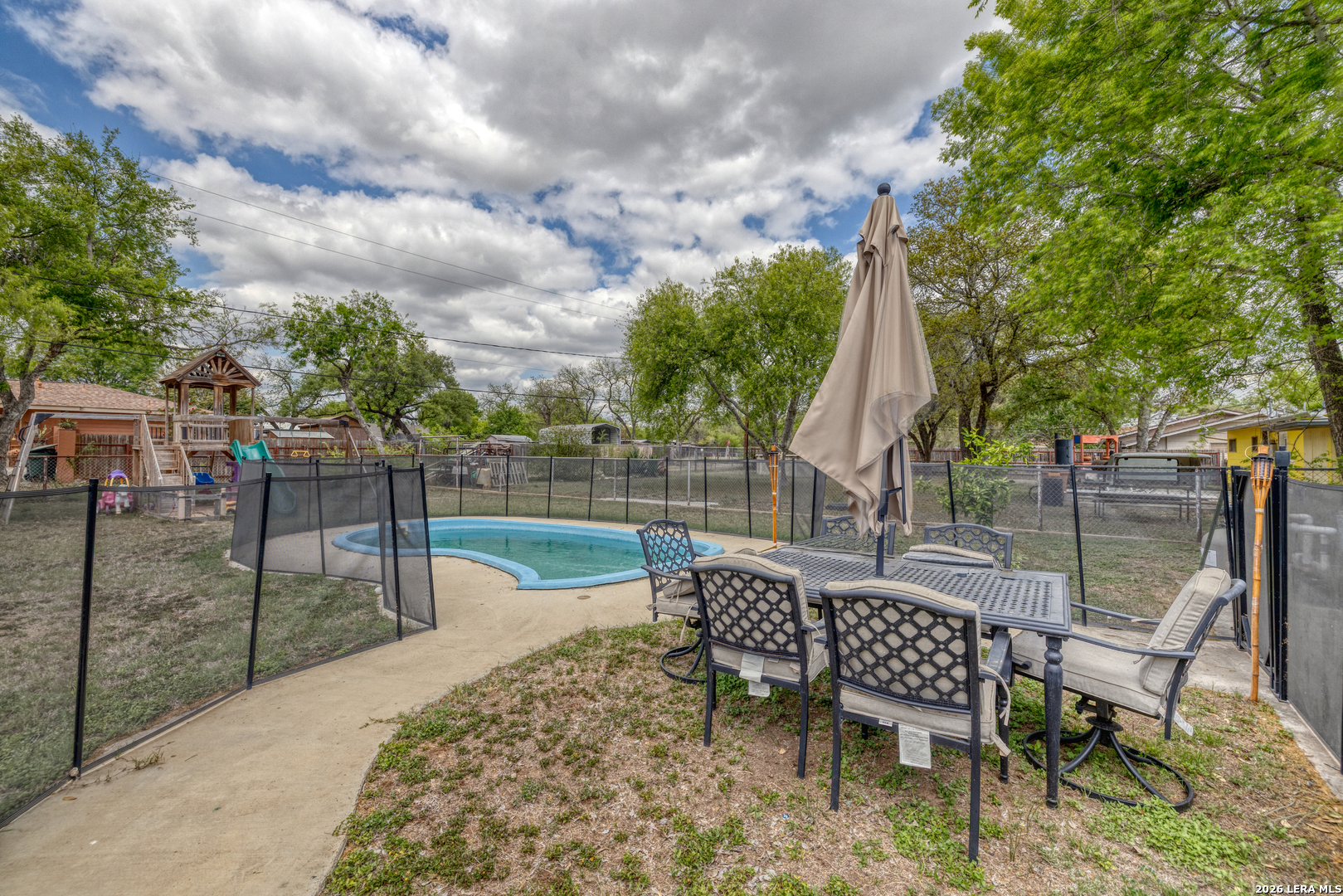 416 Minter Street Uvalde, TX 78801 - Photo 31 of 36