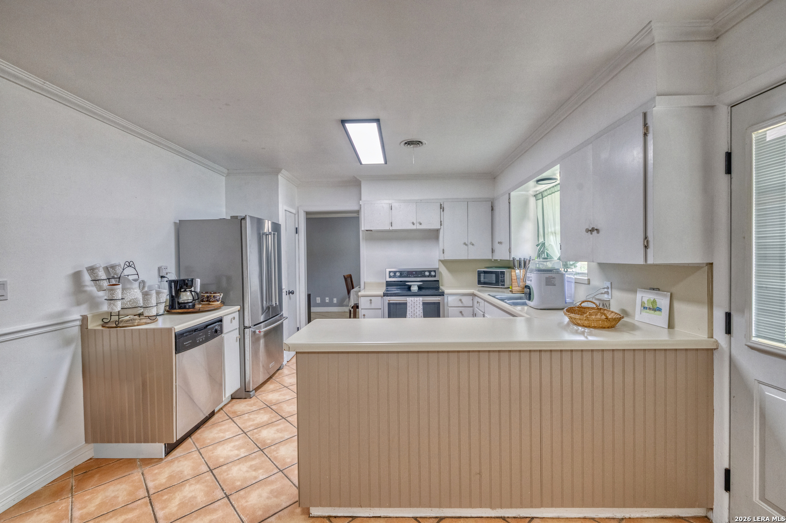 416 Minter Street Uvalde, TX 78801 - Photo 10 of 36