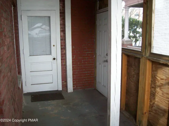 $895 | 403 Main Street, Unit 1, Stroudsburg, PA 18360