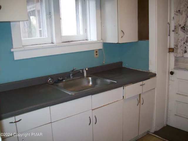 $895 | 403 Main Street, Unit 1, Stroudsburg, PA 18360